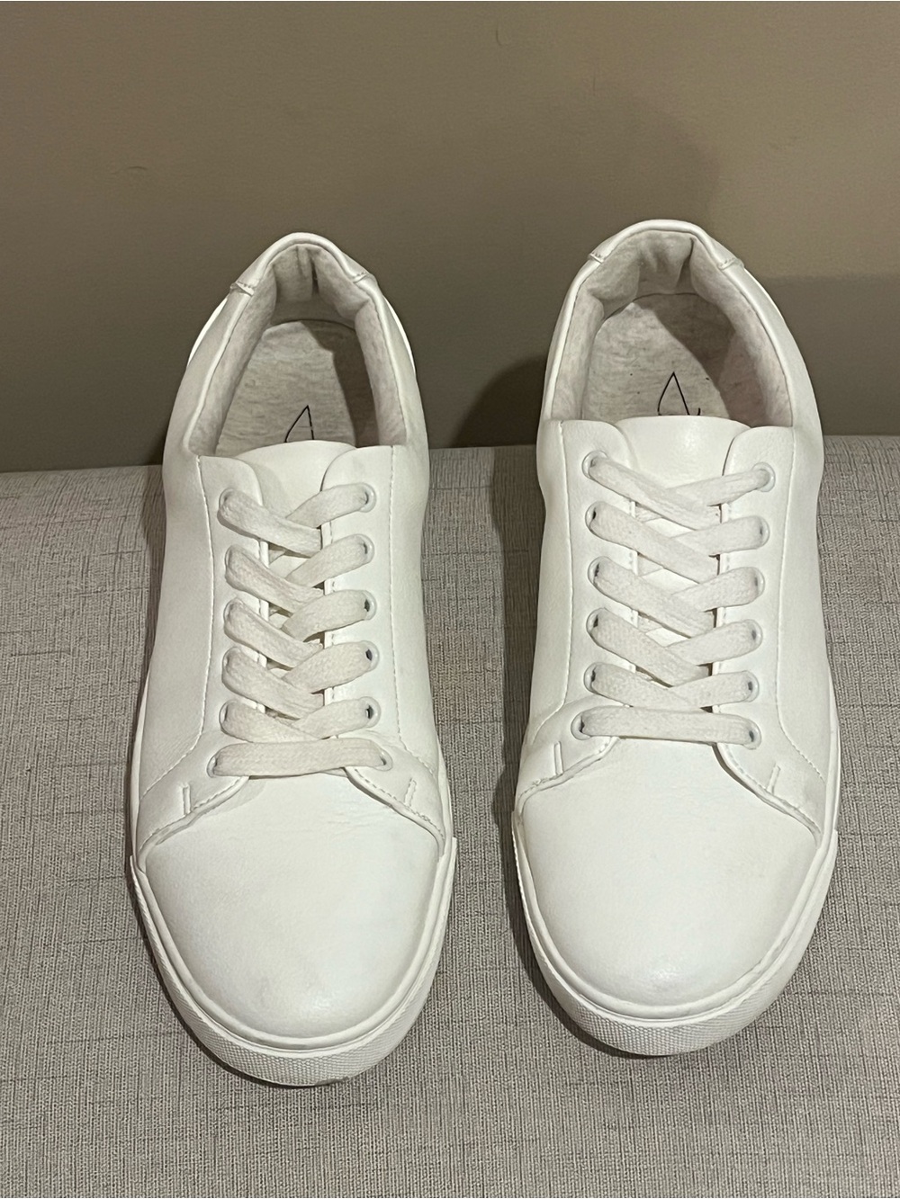 Joie Harvard White Low-Top Leather-Like Sneakers, 8.5